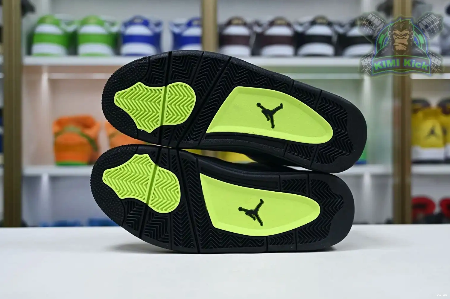 Air retro 4 se'95neon Jordan Kimikick Jordan 0424